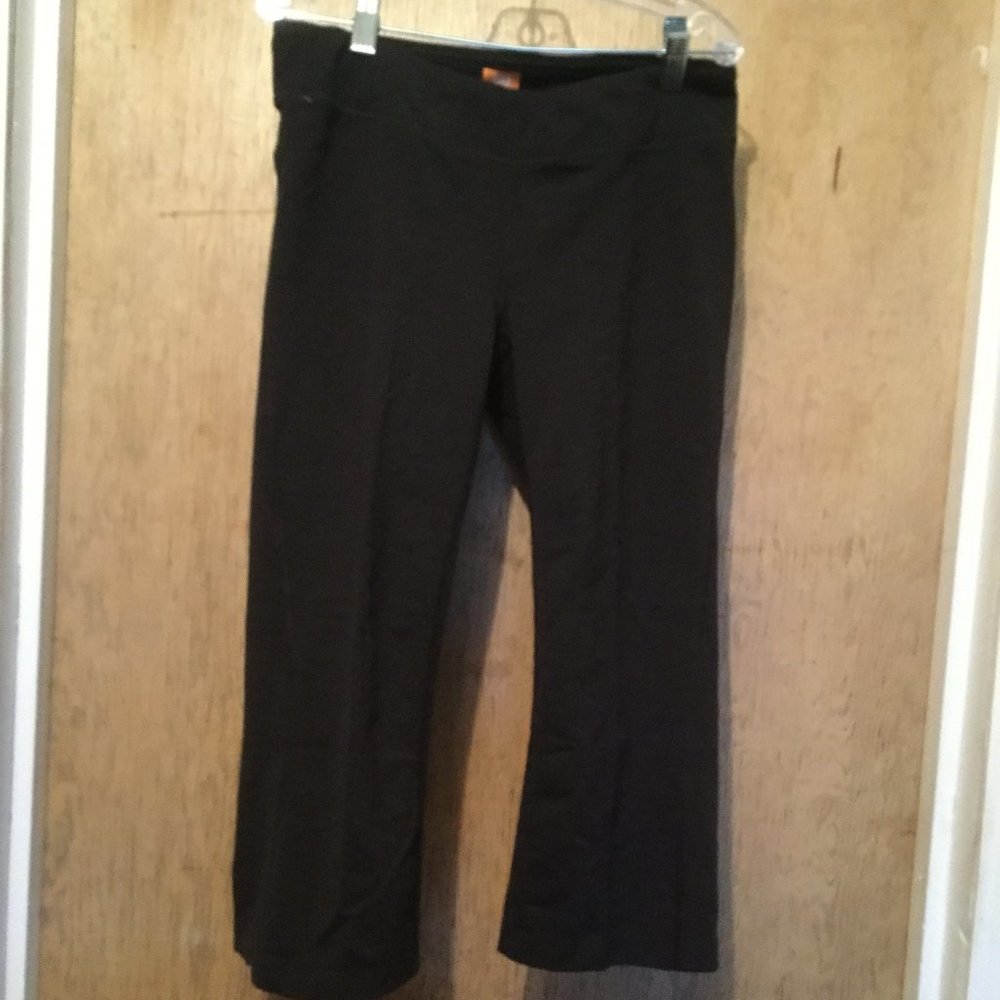 Lucy power max capris size small  black in color